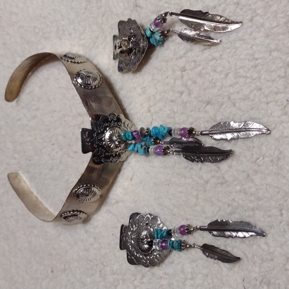 Silver handcrafted collar with clip earring, turquoise and amethyst stones